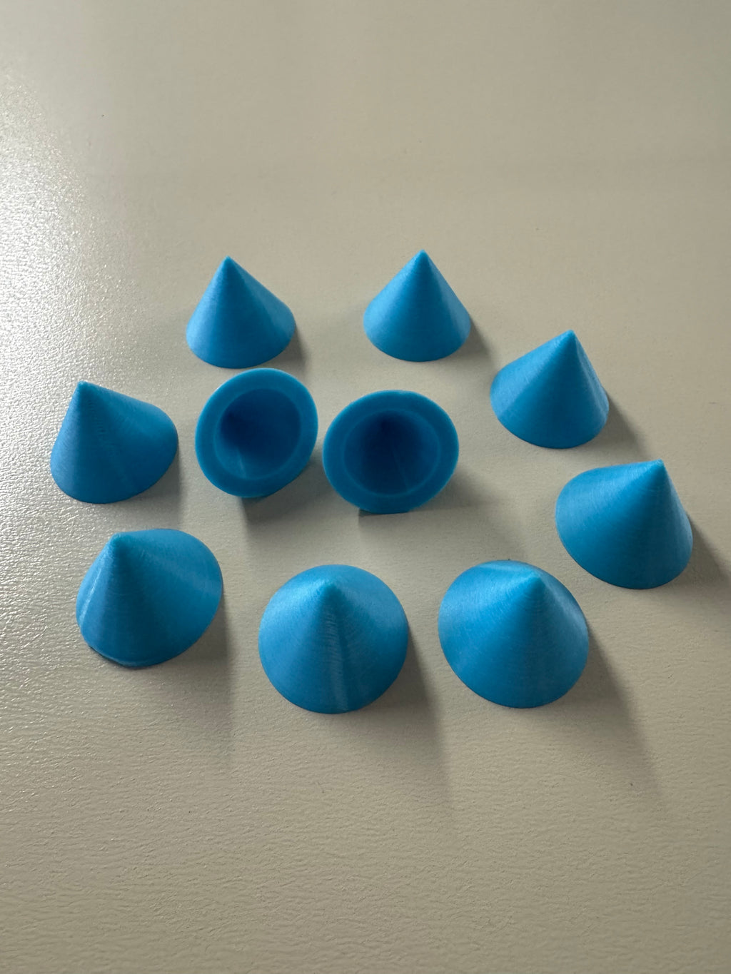 Spray-Cone Lackierhilfe – Set für präzises Lackieren kleiner Bauteile